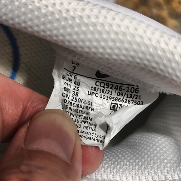 Nike White & Blue Sneakers Mens Size 7 Model CQ9246-106 main image 6